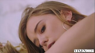 VIXEN Modell Huet Amazing Wild Sex With Boss