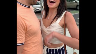 ���េញឆាកញត្តិជំទា Avi ស្រឡាញ់ទទួលបានដោយចៃថ្មីសម្លាញ់