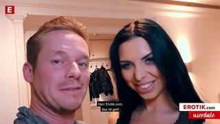 KIRA QUEEN kritt Grouss KÄRWAFF vun engem User (Däitsch) VOLLMEMBER VIDEO op kira.erotik.com gratis-Geiles Userdate