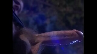 Busty ravenhaired bébi lesz baszva által votary, mint rituális Ördög kultusz