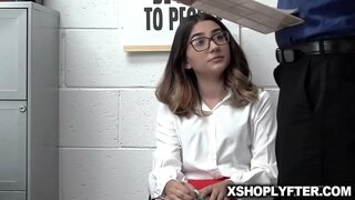 Callie got თავზე საოფისე მაგიდა