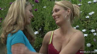 Pits enormes lesbianes rampage